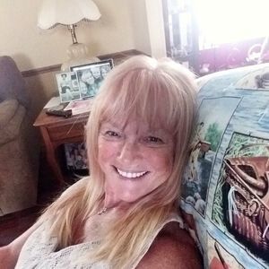 Meet your Posher, Elaine